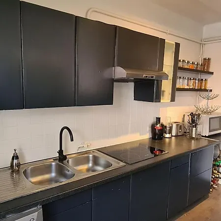 Centre, 3p/terrasse , 300 M Plages. Apartment