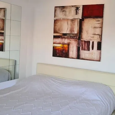 Apartment Centre, 3p/terrasse , 300 M Plages. *