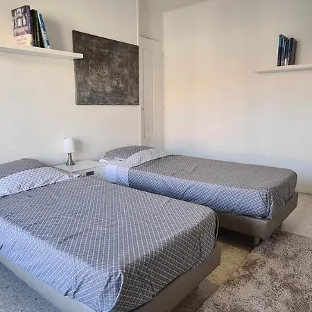 Apartment Centre, 3p/terrasse , 300 M Plages. Cannes
