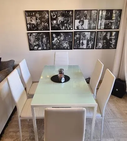 Centre, 3p/terrasse , 300 M Plages. Apartment *
